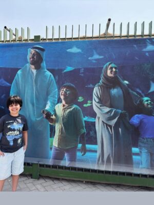 Sama Zakeri Instagram - Hi✌🏼
Thanks Tommy! Our billboard looks so much better with you it’s like there are two of you! @tommy.joey 💙