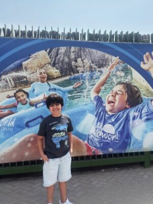 Sama Zakeri Instagram - Hi✌🏼
Thanks Tommy! Our billboard looks so much better with you it’s like there are two of you! @tommy.joey 💙