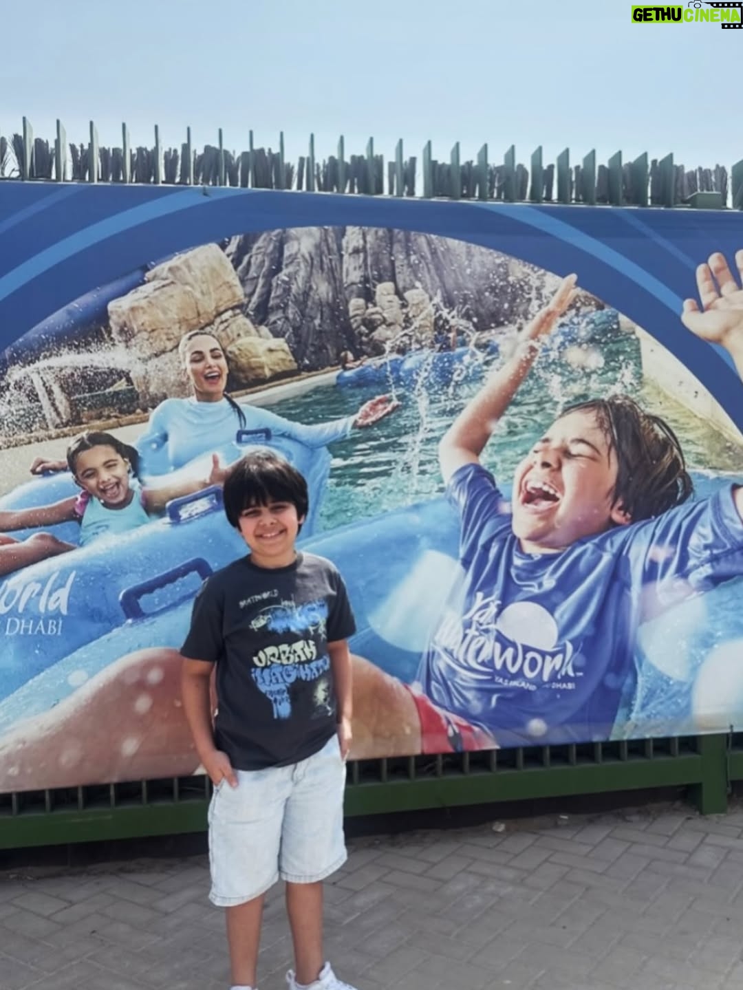 Sama Zakeri - 5.5K Likes - Hi✌🏼
Thanks Tommy! Our billboard looks so much better with you it’s like there are two of you! @tommy.joey 💙