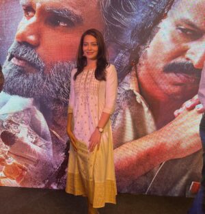 Samiksha Bhatnagar Instagram - GET READY FOR DHARAVI BANK🫶1 DAY TO GO🤘🎥📽🎞🎬 RELEASING TOMORROW 19th NOV. 

Directed by fabulous @samitkakkad 

SUPPPPPER EXCITED 🤩❤️‍🔥🤩

✨Shower Ur Love & Blessings ✨

@mxplayer @suniel.shetty @vivekoberoi @freddy_daruwala @kunalmshahcasting @santoshjuvekar12 @vikramdahiya707 @percyfication