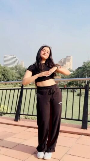 Samiksha Kapoor Instagram - 🖤
.
.
.
.
.
.
.
.
.
.
#reels#reelsinstagram#reelkarofeelkaro#reelitfeelit#reelsdaily#reeloftheday#viral#viralvideos#viralreels##dance#dancereels#dancechallenge#trend#trending#trendingreels#srk#chaleya#explore#exploremore#explorepage#foryou#fyp