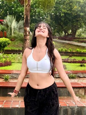 Samiksha Kapoor Instagram - Lost in drops 🤍🌧️
.
.
.
.
.
#instagram#instapic#instamood#instagood#rain#pic#picoftheday#outfit#monsoon#monsoonvibes#aesthetic#saiyaara#explore#explorepage#fyp