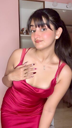 Samiksha Kapoor Instagram - Laal pari 🌹
.
.
.
.
.
#reels#instagram#instagood#instamood#reelsinstagram#trending#trendingsongs#viral#viralreels#fashion#explore#explorepage#fyp