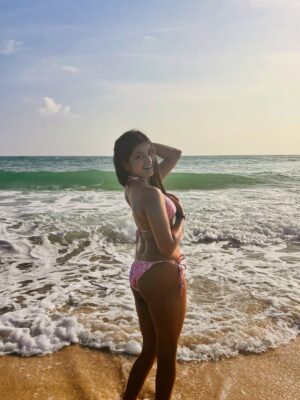 Samiksha Kapoor Instagram - Sandy toes, sun-kissed nose, and a heart full of giggles 💕✨
.
.
.
.
.
#instagram#instapic#picture#picoftheday#outfit#beach#beachbody#fashion#bikini#goodvibes#sunkissed#ocean#explore#explorepage#fyp