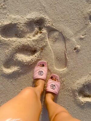 Samiksha Kapoor Instagram - Sandy toes, sun-kissed nose, and a heart full of giggles 💕✨
.
.
.
.
.
#instagram#instapic#picture#picoftheday#outfit#beach#beachbody#fashion#bikini#goodvibes#sunkissed#ocean#explore#explorepage#fyp