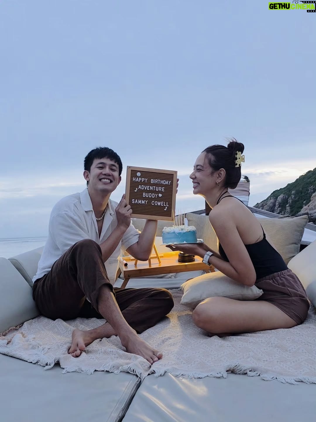 Sammy Cowell - 38K Likes - ขอบคุณจากใจ อย่างน้อยก็ไม่ต้องเป่าเค้กในป่า 🤘🏝🐾