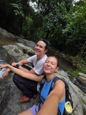 Sammy Cowell Instagram - Happy Birthday @champ_chanatip my adventure buddy 

เกิดมาให้ข้าลำบาก 😬 

ช่องแดงใกล้มาแล้ว @roammatee