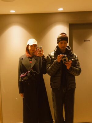 Sammy Cowell Instagram - Happy Birthday @champ_chanatip my adventure buddy 

เกิดมาให้ข้าลำบาก 😬 

ช่องแดงใกล้มาแล้ว @roammatee