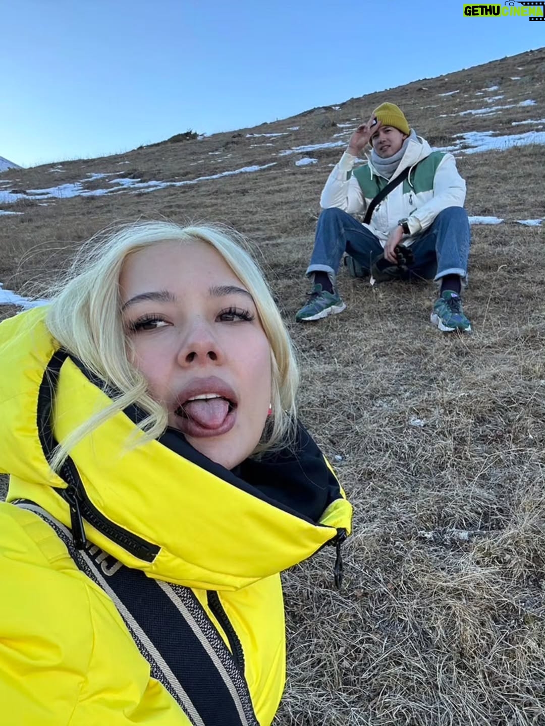 Sammy Cowell - 62.9K Likes - Happy Birthday @champ_chanatip my adventure buddy 

เกิดมาให้ข้าลำบาก 😬 

ช่องแดงใกล้มาแล้ว @roammatee