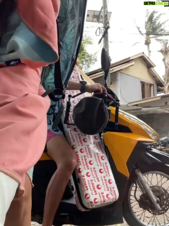 Sammy Cowell - 62.9K Likes - Happy Birthday @champ_chanatip my adventure buddy 

เกิดมาให้ข้าลำบาก 😬 

ช่องแดงใกล้มาแล้ว @roammatee