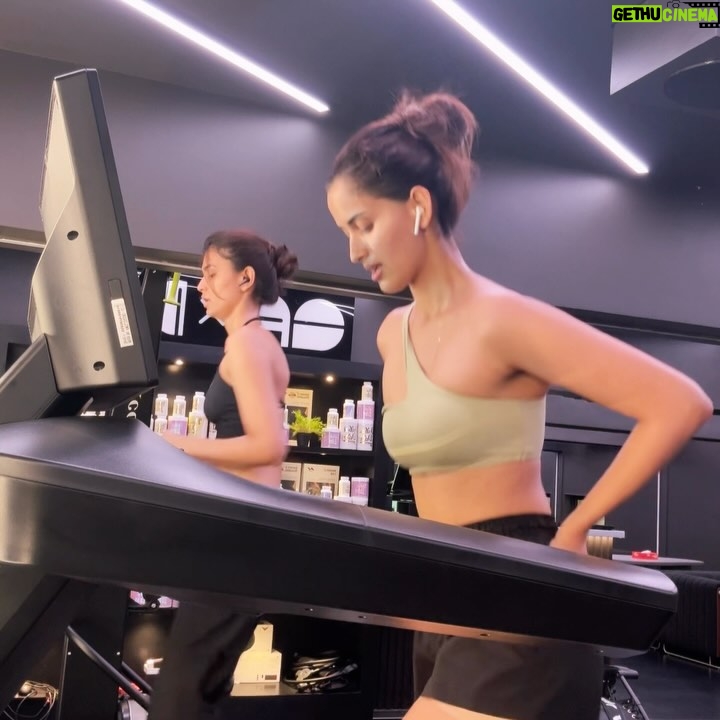 Samreen Kaur - 1.7K Likes - More chaos but a pinch of calm…