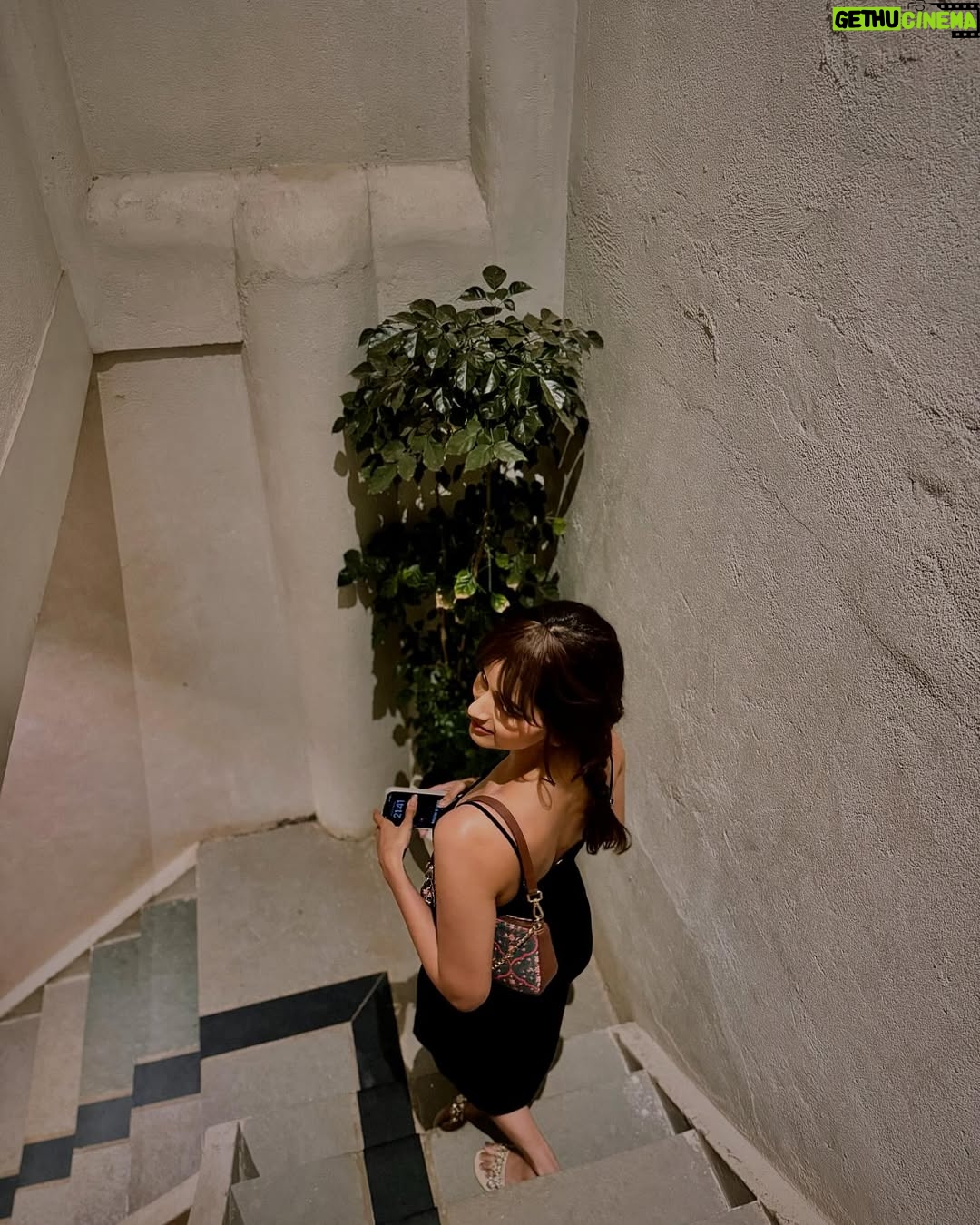 Samreen Kaur - 3K Likes - Felt like an Upper East sider today … xoxo