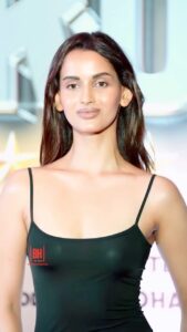 Actress Samreen Kaur HD Photos and Wallpapers May 2025