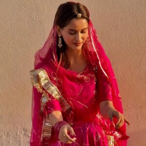 Samreen Kaur Instagram - Did a lot of culture thingy past 2 days and some fashion…
Some snippets from Aidana for you guys…
Rani Sa bani thi ek din keliye… koi Hukum ho dhyaan mein mere liye, toh batana jaroor :p