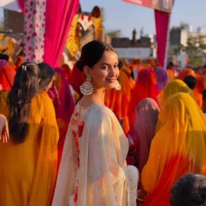Samreen Kaur Instagram - Did a lot of culture thingy past 2 days and some fashion…
Some snippets from Aidana for you guys…
Rani Sa bani thi ek din keliye… koi Hukum ho dhyaan mein mere liye, toh batana jaroor :p