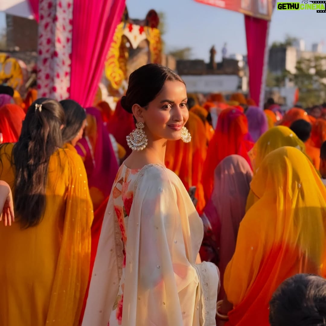 Samreen Kaur - 2.6K Likes - Did a lot of culture thingy past 2 days and some fashion… 
Some snippets from Aidana for you guys… 

Rani Sa bani thi ek din keliye… koi Hukum ho dhyaan mein mere liye, toh batana jaroor :p