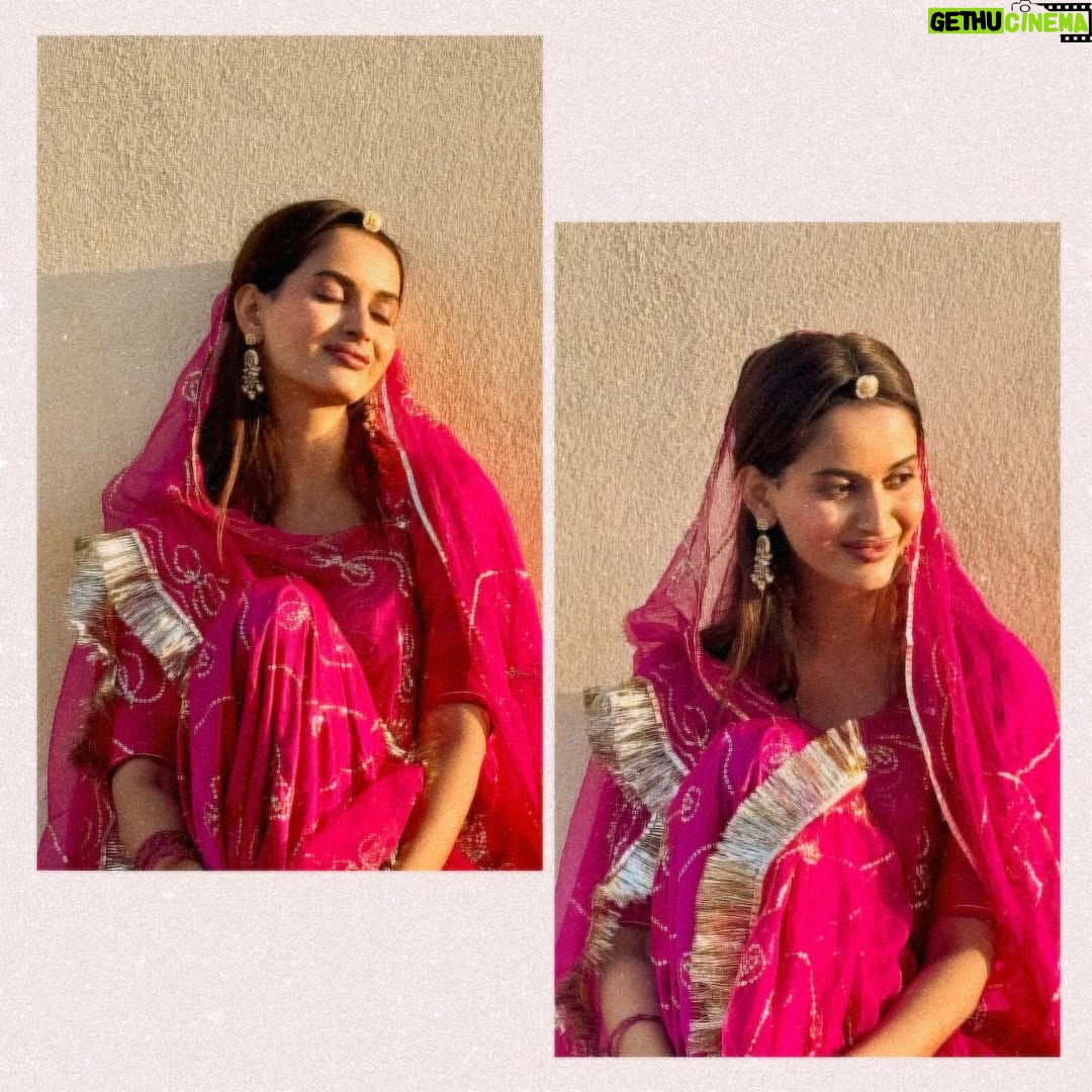 Samreen Kaur - 2.6K Likes - Did a lot of culture thingy past 2 days and some fashion… 
Some snippets from Aidana for you guys… 

Rani Sa bani thi ek din keliye… koi Hukum ho dhyaan mein mere liye, toh batana jaroor :p
