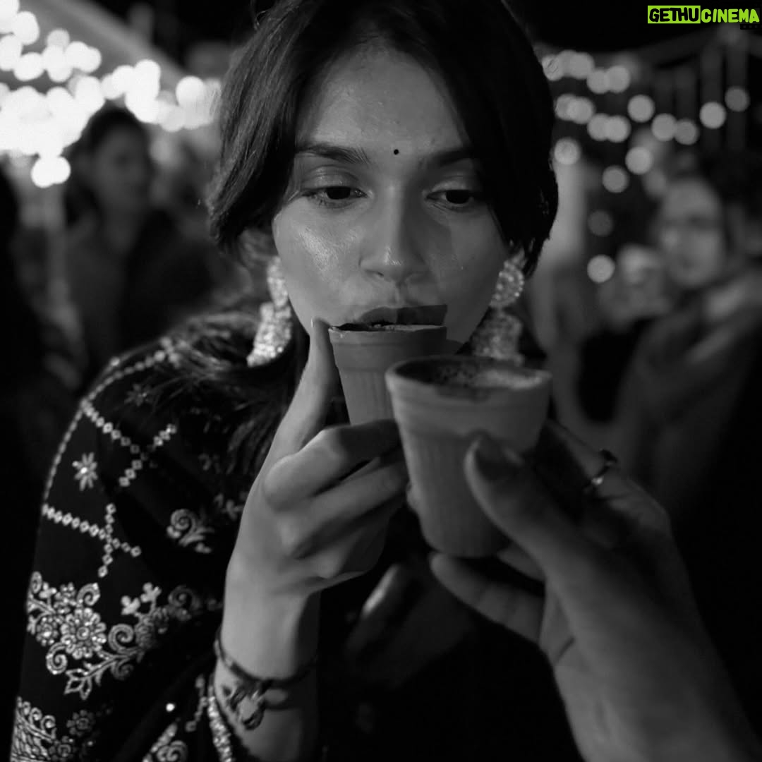Samreen Kaur - 2.6K Likes - Did a lot of culture thingy past 2 days and some fashion… 
Some snippets from Aidana for you guys… 

Rani Sa bani thi ek din keliye… koi Hukum ho dhyaan mein mere liye, toh batana jaroor :p