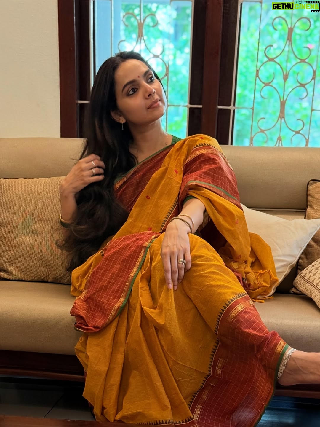 Samvrutha Sunil - 105.9K Likes - Through my boy’s eyes! ♥️ 

📸 - Agastya 

Saree - @aurabeyondfashion 
Bangles - @evarabysree