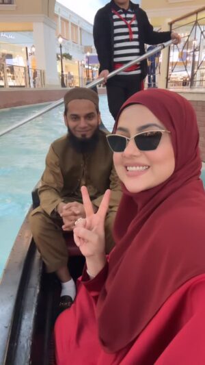 Sana Khan Instagram - I pray that your hearts always remain soft for me ♥️

May Allah bless us and everyone with true love and respect from their spouse 🥰

#sanakhan #anassaiyad #doha #qatar #ilovemuhammadﷺ