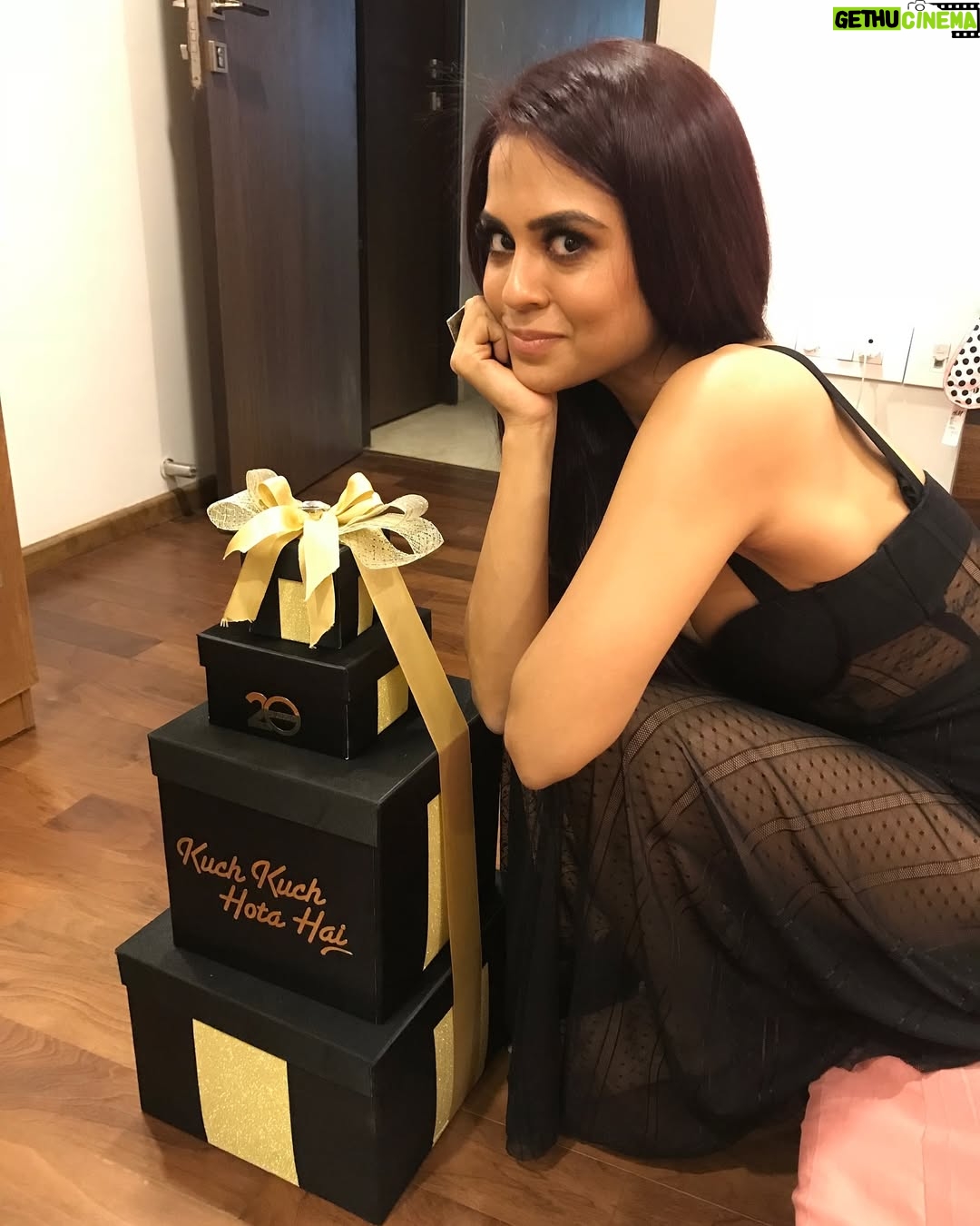 Sana Saeed - 18.3K Likes - 27 years of Kuch Kuch Hota Hai ♥️ 
One of the most important films that made me fall in love with cinema ♥️✨
Some stories don’t just entertain, they shape dreams. 💫

#27yearsofkuchkuchhotahai #moviemagic #childhood #Anjali 🥹 #bollywood @dharmamovies