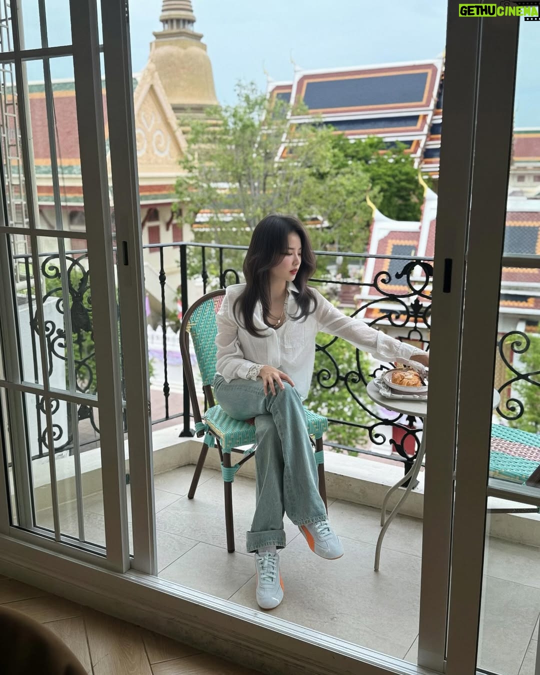 Sananthachat Thanapatpisal - 52K Likes - Puma Speedcat vibes only. 💫✨
Giving retro race meets streetwear chic.

#SPEEDCAT #PUMATH @pumathailand