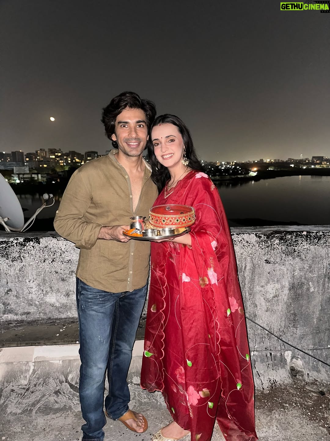 Sanaya Irani - 628.8K Likes - Karwachauth ❤️❤️
When you have taken way too many pictures and can’t decide which one to put.😜
Pick your favourite one guys and go crazy.😂