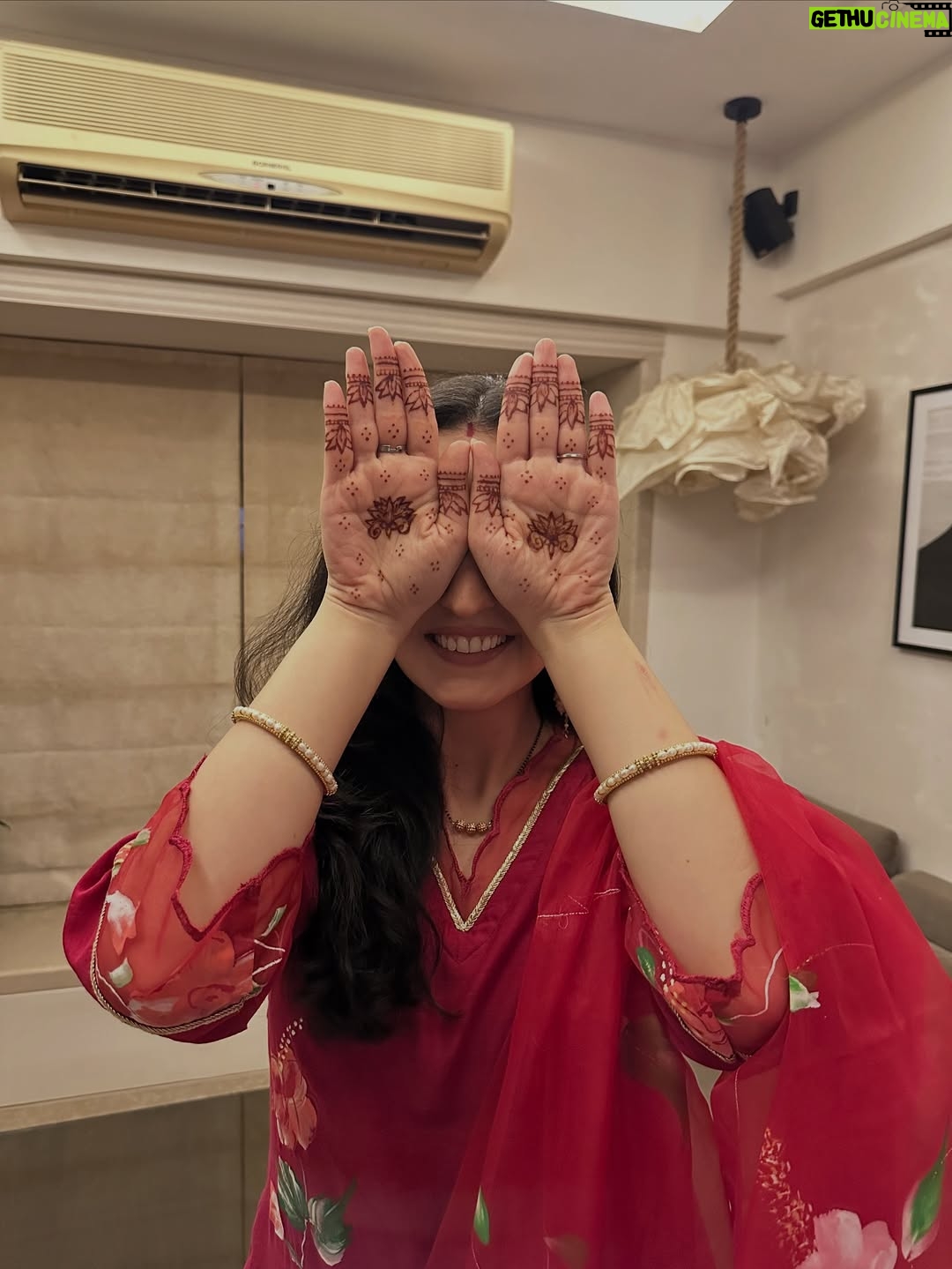 Sanaya Irani - 628.8K Likes - Karwachauth ❤️❤️
When you have taken way too many pictures and can’t decide which one to put.😜
Pick your favourite one guys and go crazy.😂