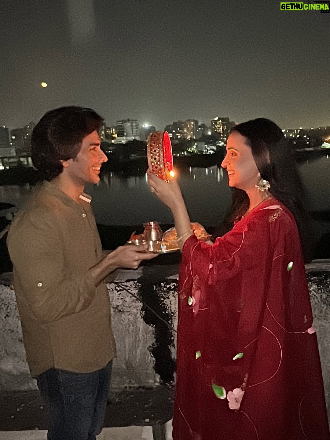 Sanaya Irani - 628.8K Likes - Karwachauth ❤️❤️
When you have taken way too many pictures and can’t decide which one to put.😜
Pick your favourite one guys and go crazy.😂