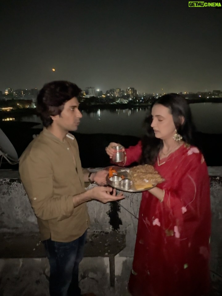 Sanaya Irani - 628.8K Likes - Karwachauth ❤️❤️
When you have taken way too many pictures and can’t decide which one to put.😜
Pick your favourite one guys and go crazy.😂