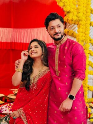 Sanchari Mondal Instagram - Anirban & Sanchari ❤️
"Anurager chowa" @starjalsha 9:30pm