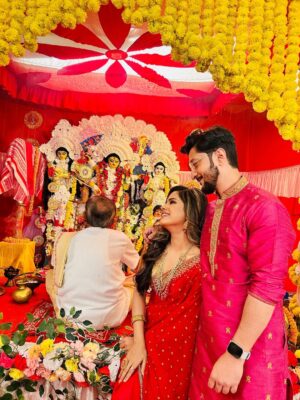 Sanchari Mondal Instagram - Anirban & Sanchari ❤️
"Anurager chowa" @starjalsha 9:30pm