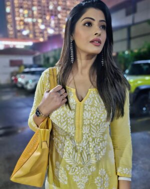 Sanchita Banerjee Instagram - Evening Vibes 💛💛💛

#evening #positivity #love #instagood #sanchitabanerjee #cute #actorslife #sanchitaa #blessed #instamood #instadaily #ootd #picoftheday #smile #happy