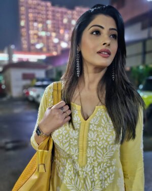 Sanchita Banerjee Instagram - Evening Vibes 💛💛💛

#evening #positivity #love #instagood #sanchitabanerjee #cute #actorslife #sanchitaa #blessed #instamood #instadaily #ootd #picoftheday #smile #happy