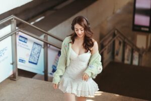 Sandeepa Dhar Instagram - Fashionably Delayed 🛤️🎧🎵