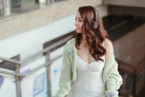 Sandeepa Dhar Instagram - Fashionably Delayed 🛤️🎧🎵