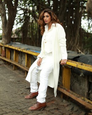 Sandhya Shetty Instagram - Bold doesn’t always mean loud. Sometimes it’s quiet, unshaken, and dressed in white — calm, collected, and completely in control✨💫

Photographer - @creativecollab
Makeup & Hair - @tabassumbhatii @tabassumbhatii.official
Designer - @kaushikshrimanker @shrimankerandyogi

#SandhyaShetty #NoFear #ElegantWoman #BeautyWithStrength #IndianActor #PowerAndGrace #ConfidenceUnlocked

[Sandhya Shetty, Supermodel Look, Indian Actor, Fierce Woman, Power Dressing]