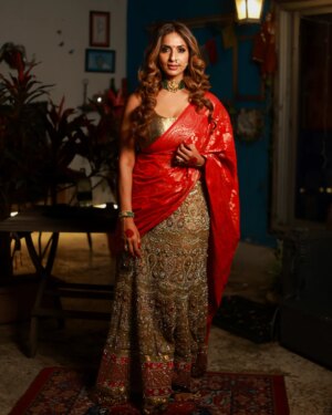 Sandhya Shetty Instagram - Red speaks of passion, gold whispers divinity, and together they reflect timeless traditions, eternal power, and the breathtaking beauty that defines every bride’s sacred journey through love and legacy❤️💫

Photographer - @creativecollab
Makeup & Hair - @tabassumbhatii
Designer - @kaushikshrimanker or @shrimankerandyogi

#SandhyaShetty #NoFear #ElegantWoman #BeautyWithStrength #IndianActor #PowerAndGrace 

[Sandhya Shetty, Supermodel Look, Indian Actor, Fierce Woman, Power Dressing]