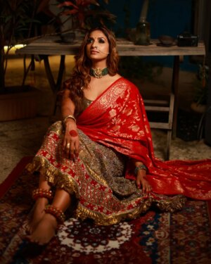 Sandhya Shetty Instagram - Red speaks of passion, gold whispers divinity, and together they reflect timeless traditions, eternal power, and the breathtaking beauty that defines every bride’s sacred journey through love and legacy❤️💫

Photographer - @creativecollab
Makeup & Hair - @tabassumbhatii
Designer - @kaushikshrimanker or @shrimankerandyogi

#SandhyaShetty #NoFear #ElegantWoman #BeautyWithStrength #IndianActor #PowerAndGrace 

[Sandhya Shetty, Supermodel Look, Indian Actor, Fierce Woman, Power Dressing]