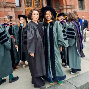 Sandra Oh Instagram - A Dr. for real reals!! 
(Okay, honorary) 
🙏 @DartmouthCollege for letting me DANCE IT OUT w/ the Dartmouth Grads of ‘25 🎓
& the privilege of giving this yrs Commencement Speech (link in bio) 
Thank you Evan Endicott my speech sherpa for your guidance and friendship,
@ShondaRhimes for your creative sisterhood

Congratulations to fellow honorands @MikaelaShiffrin, David Benioff, Judy Geer, Lynn Trujillo, Antonia Novello, and the Rev. William Greason!

Photo Credits: Katie Lenhart