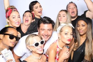 Sandra Vergara Instagram - Happy birthday!!! @themarybonnet we LOVE you!!! ššš«¶šš @p.s.photobooth