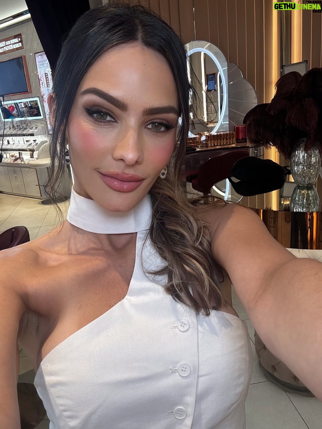 Sandra Vergara - 3 Likes - Got a fun little project cooking! Stay tuned for #trendsintheknow ✨ coming soon… 🙃