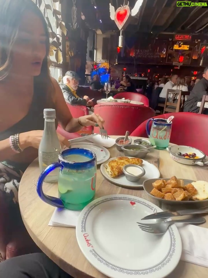 Sandra Vergara - 3 Likes - When in bogota 🇨🇴 🫶 te quiero Colombia!