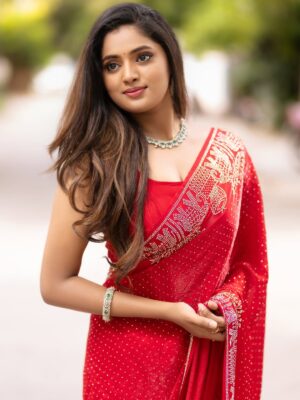 Sangeetha Kalyankumar Instagram - Red saree🥰❤️

@olikalam_photography @shree_bhuvana_mua 

#sangeethakalyan