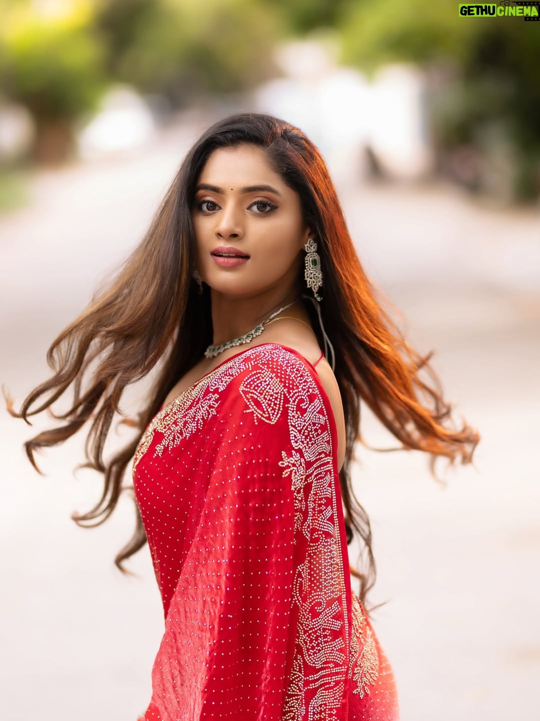 Sangeetha Kalyankumar - 10.2K Likes - Red saree🥰❤️

@olikalam_photography @shree_bhuvana_mua 

#sangeethakalyan