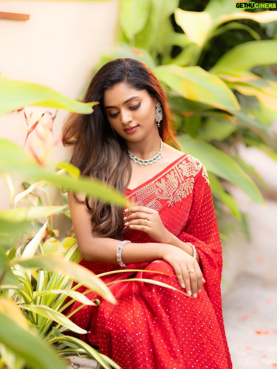 Sangeetha Kalyankumar - 10.2K Likes - Red saree🥰❤️

@olikalam_photography @shree_bhuvana_mua 

#sangeethakalyan