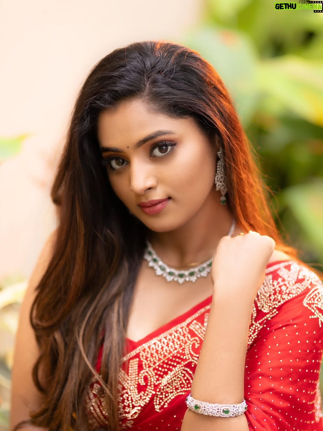 Sangeetha Kalyankumar - 10.2K Likes - Red saree🥰❤️

@olikalam_photography @shree_bhuvana_mua 

#sangeethakalyan