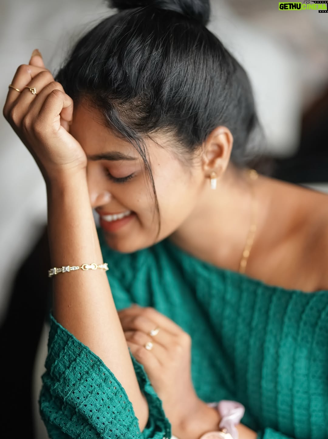 Sangeetha Kalyankumar - 14.1K Likes - Melting… for this song ❤️✨

#sangeethakalyan #risshiphotography