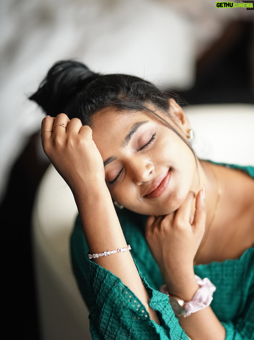 Sangeetha Kalyankumar - 14.1K Likes - Melting… for this song ❤️✨

#sangeethakalyan #risshiphotography