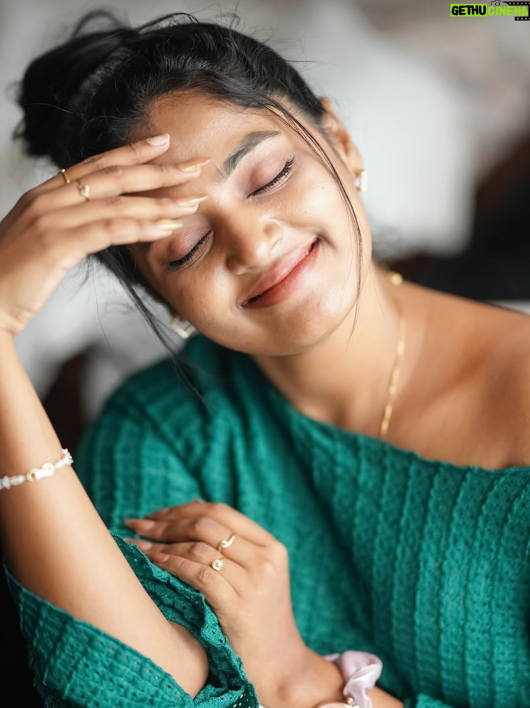 Sangeetha Kalyankumar - 14.1K Likes - Melting… for this song ❤️✨

#sangeethakalyan #risshiphotography